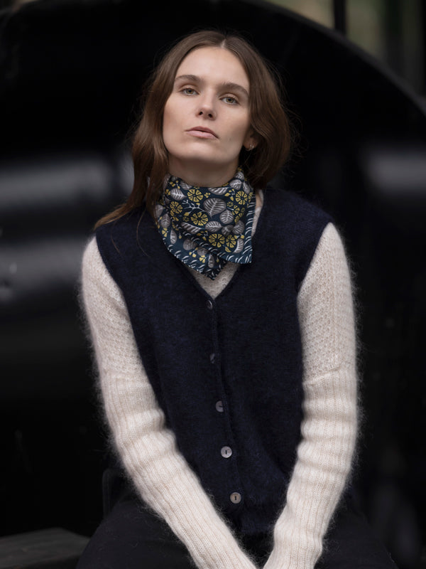 MOHAIR + MERINO Sleeveless Vest . Black